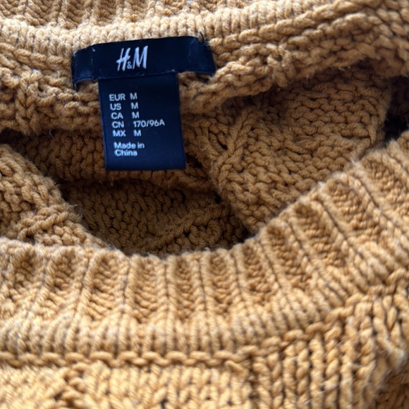H&M Cable Knit Scoopneck Sweater | Medium - Picture 7 of 9